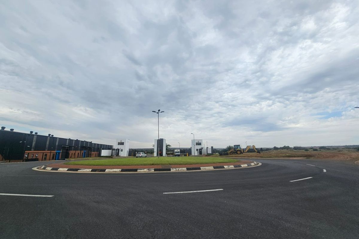 Vacant Land for Sale in West Hills Business Estate - Photo 2