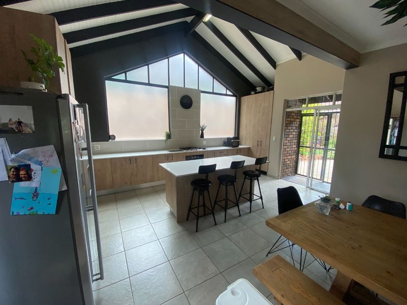 Modern 4 Bedroom Home in a Peaceful Cul-de-Sac – Magalieskruin - Photo 3