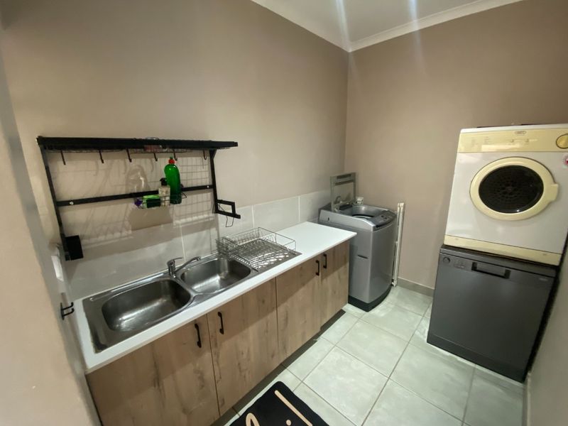 Modern 4 Bedroom Home in a Peaceful Cul-de-Sac – Magalieskruin - Photo 7