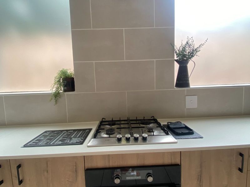 Modern 4 Bedroom Home in a Peaceful Cul-de-Sac – Magalieskruin - Photo 6