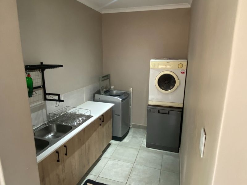 Modern 4 Bedroom Home in a Peaceful Cul-de-Sac – Magalieskruin - Photo 8