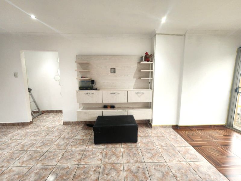A Well Maintained Apartment  in a secure complex - Westville - Photo 5
