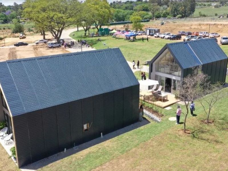 A Home That Speaks of Elegance and Prestige – 4 Bedrooms, 3 Bathrooms on a 430 sqm Stand, with all the extras your heart could dream of in an Eco Estate. - Photo 3