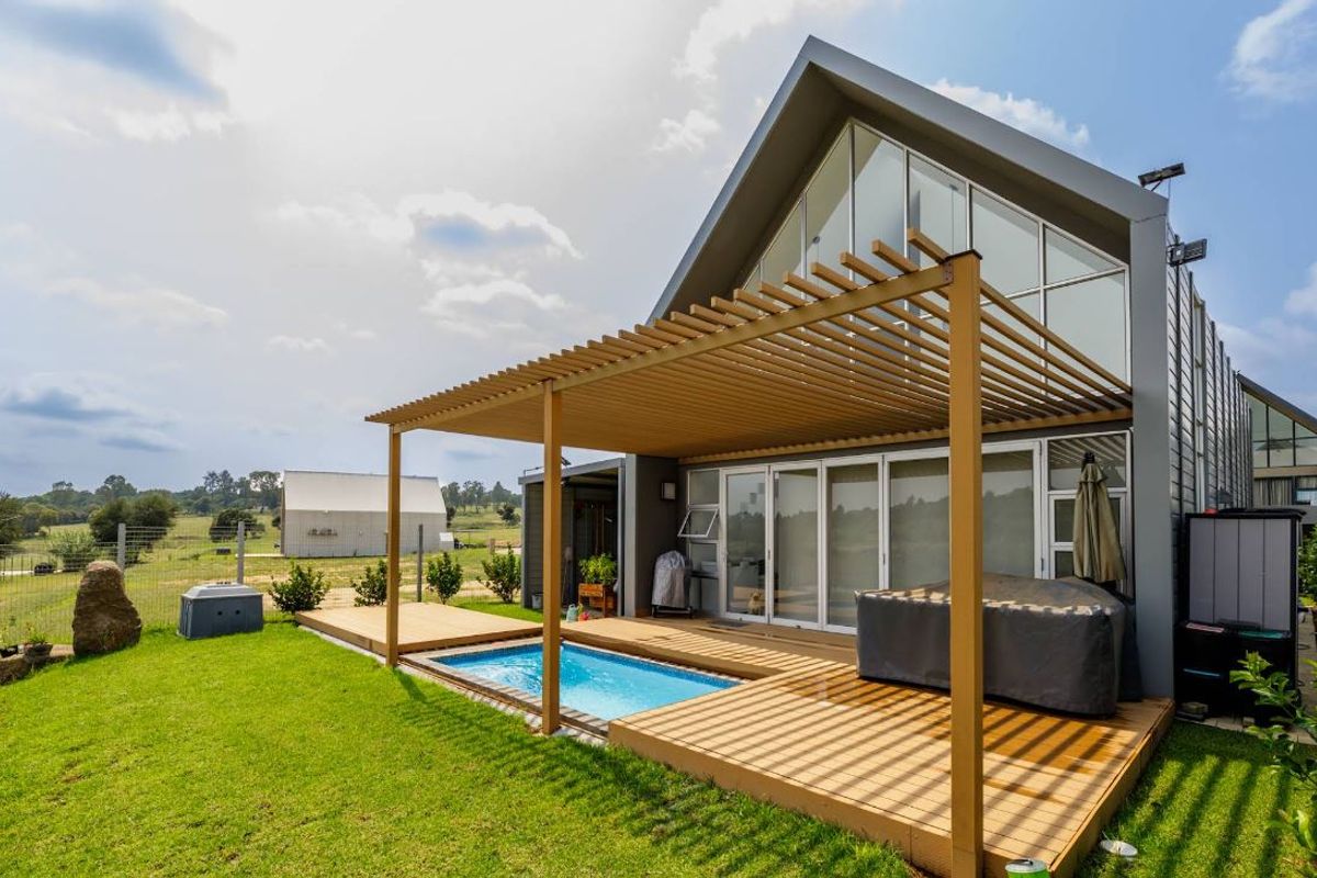 A Home That Speaks of Elegance and Prestige – 4 Bedrooms, 3 Bathrooms on a 430 sqm Stand, with all the extras your heart could dream of in an Eco Estate. - Photo 2