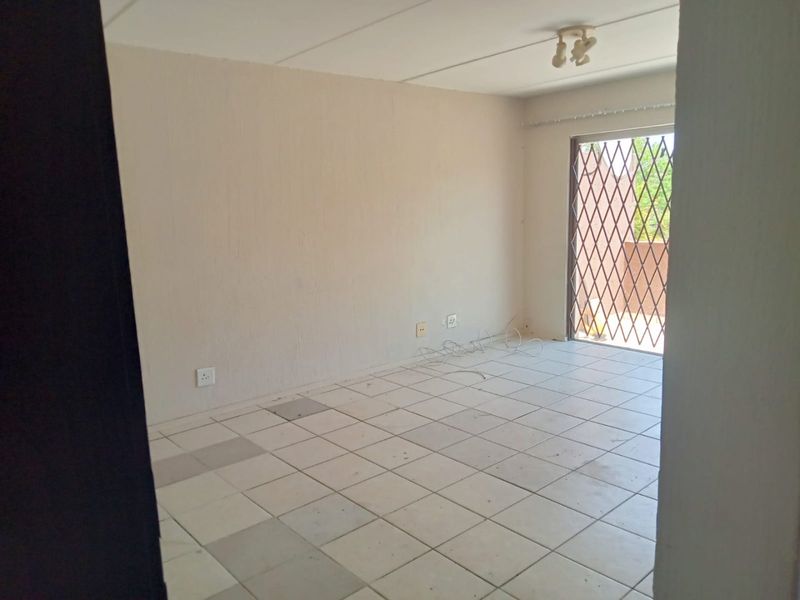 Ground-floor Three Bedroom Apartment For Rent - Photo 9