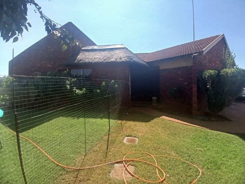 Incredible Value Family Home with Endless Potential in Vaal Park, Orkney - Photo 2