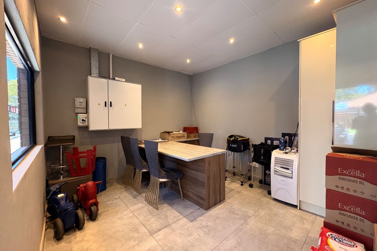 Compact Office Space to Let – Ideal for Beauticians or Admin-Based Businesses - Photo 2