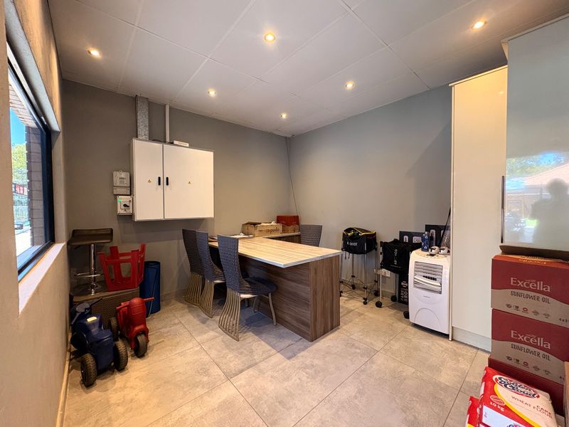 Compact Office Space to Let – Ideal for Beauticians or Admin-Based Businesses - Photo 2