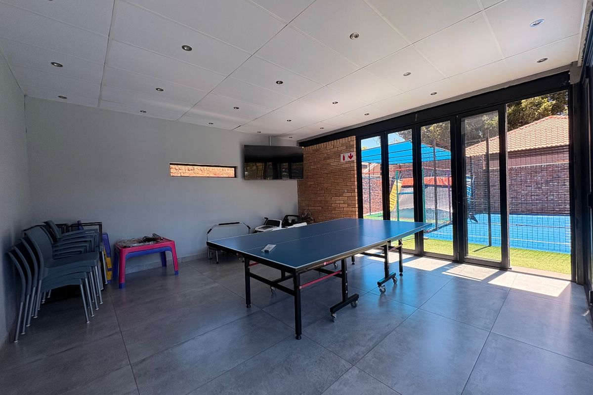 Spacious & Versatile Office / Studio Space to Let - Photo 5