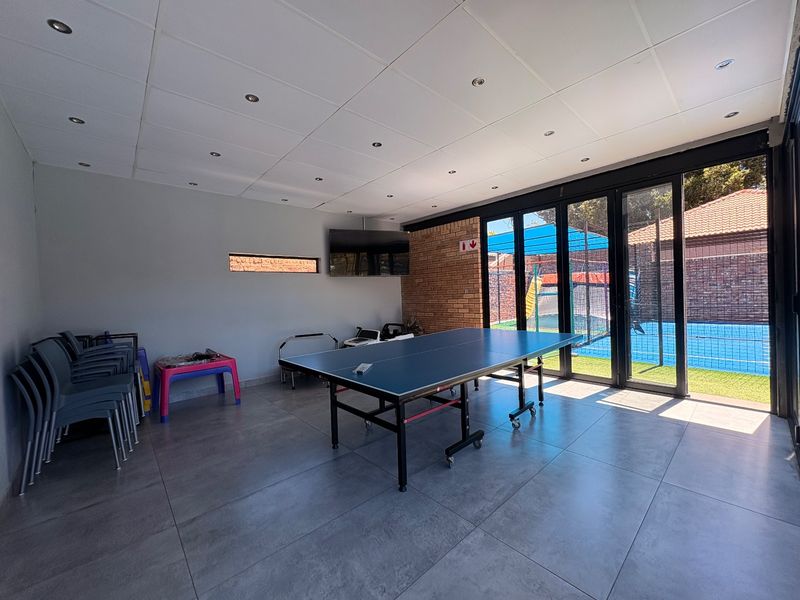 Spacious & Versatile Office / Studio Space to Let - Photo 5