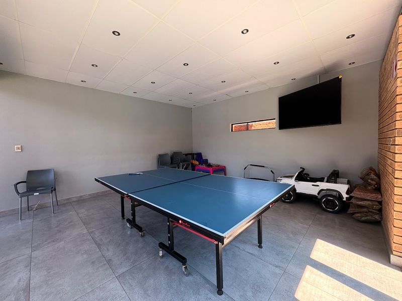 Spacious & Versatile Office / Studio Space to Let - Photo 2