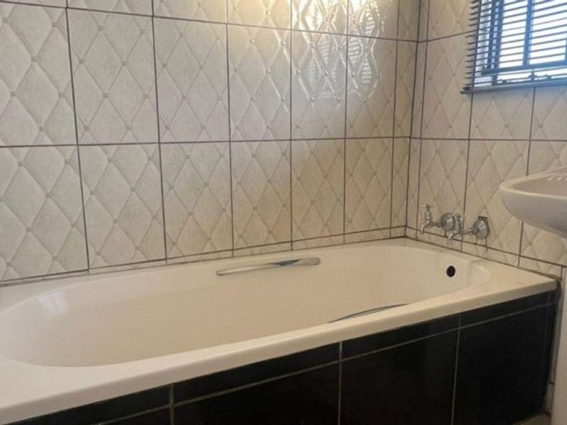 2 bedroom house Soshanguve-UU - Photo 9