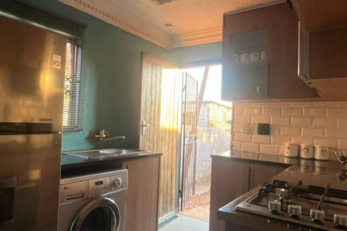 2 bedroom house Soshanguve-UU - Photo 5