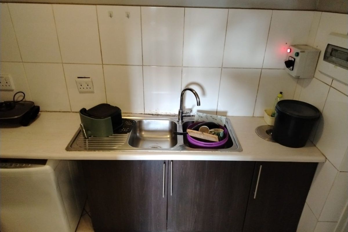 Charming 3-Bedroom Home with Modern Comforts & Entertainer’s Braai Room - Photo 5