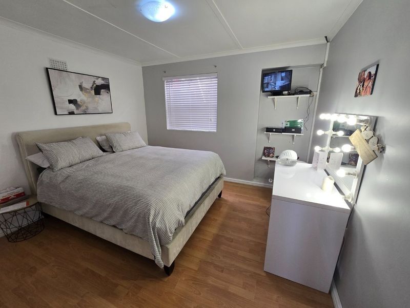 A rare gem , Two stylish Modern homes on one erf. - Photo 8