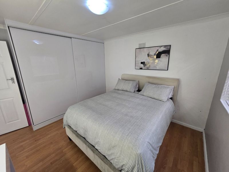 A rare gem , Two stylish Modern homes on one erf. - Photo 7