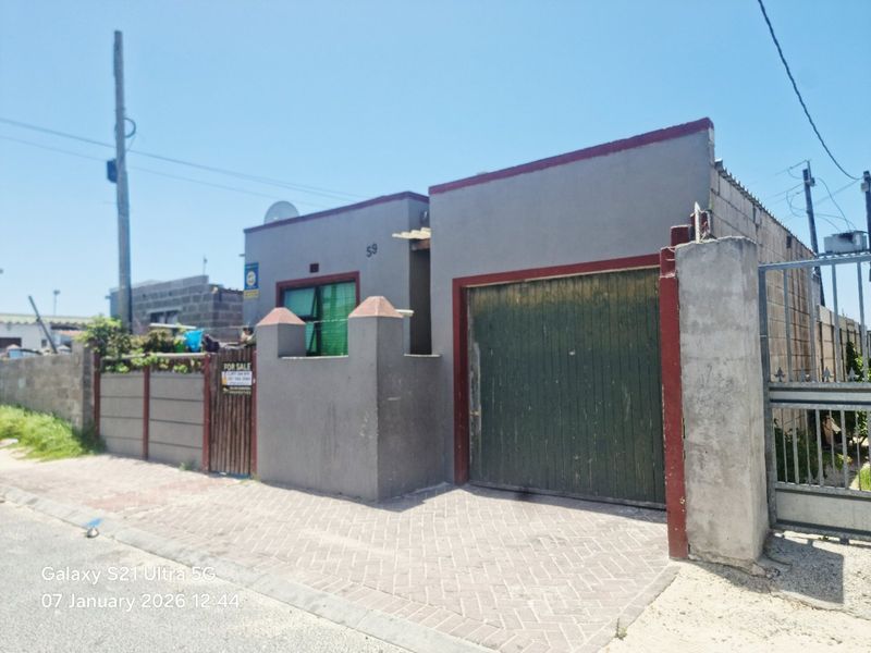 Neat 3-Bedroom Family Home in Quiet Delft Suburban Area... EXCLUSIVE SOLE MANDATE!!!! - Photo 3