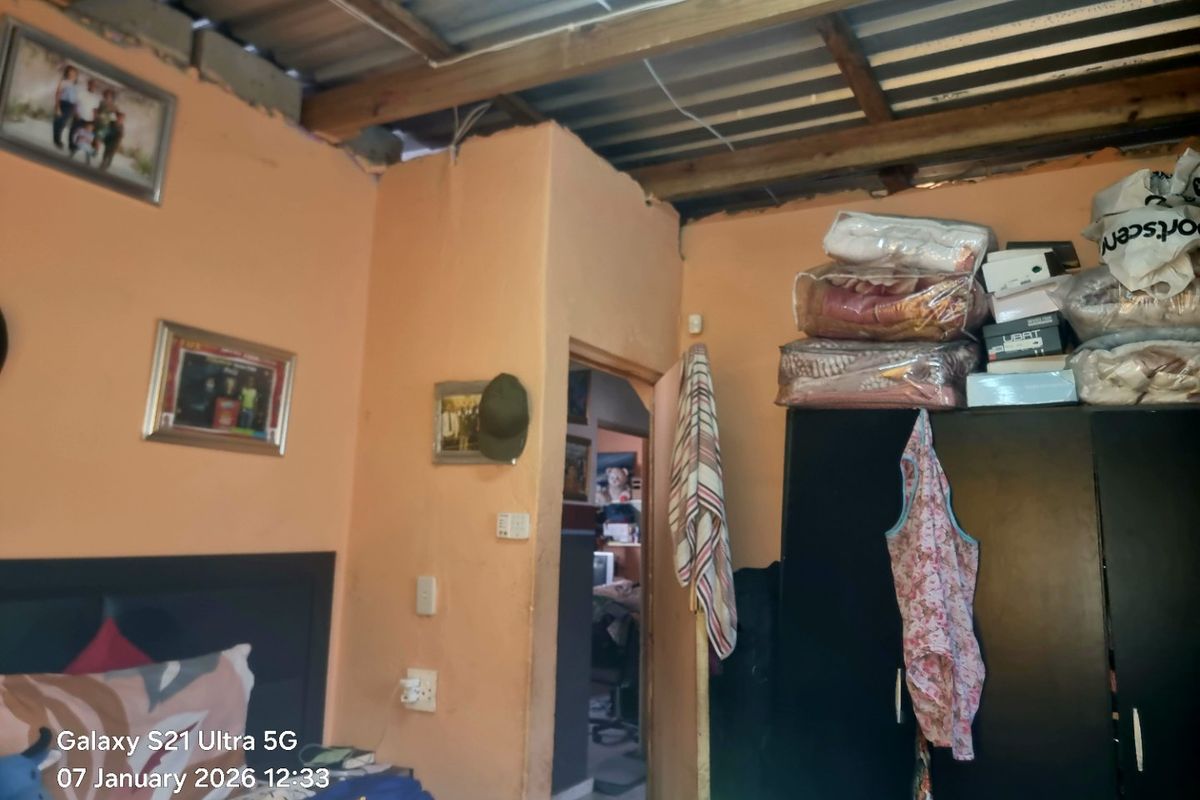 Neat 3-Bedroom Family Home in Quiet Delft Suburban Area... EXCLUSIVE SOLE MANDATE!!!! - Photo 5