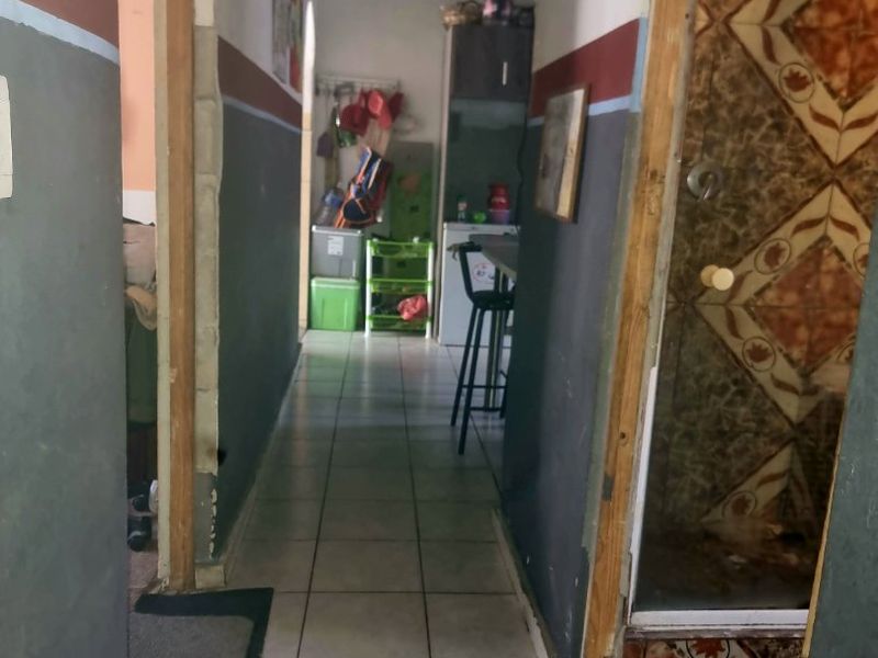 Neat 3-Bedroom Family Home in Quiet Delft Suburban Area... EXCLUSIVE SOLE MANDATE!!!! - Photo 8