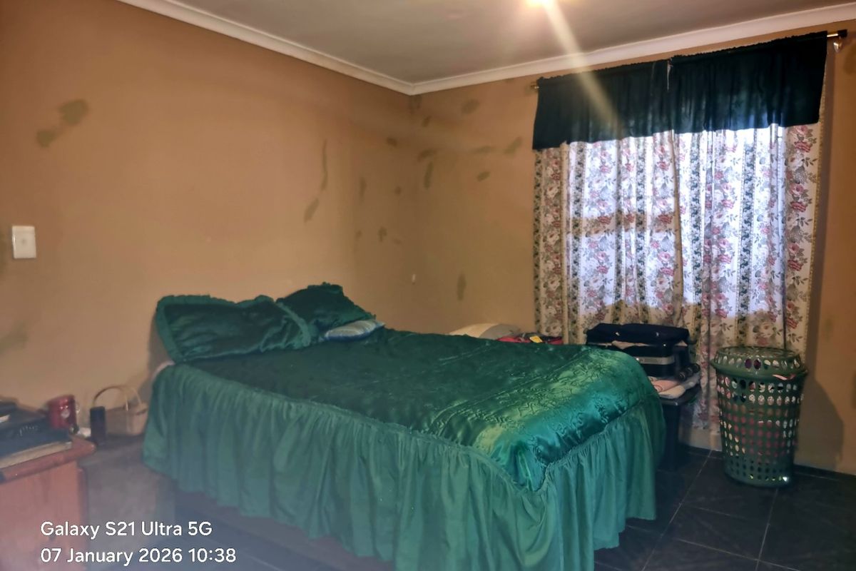 Exclusive Family Home with Income-Generating Granny Flat – Forest Heights... EXCLUSIVE SOLE MANDATE!!!!! - Photo 4