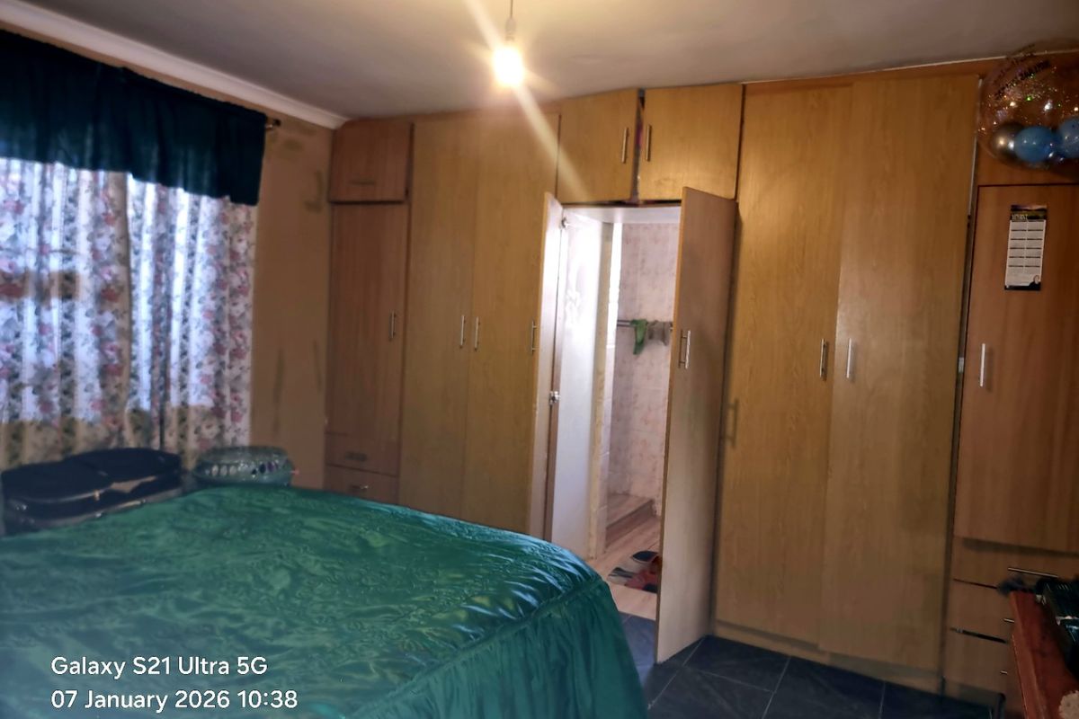 Exclusive Family Home with Income-Generating Granny Flat – Forest Heights... EXCLUSIVE SOLE MANDATE!!!!! - Photo 5