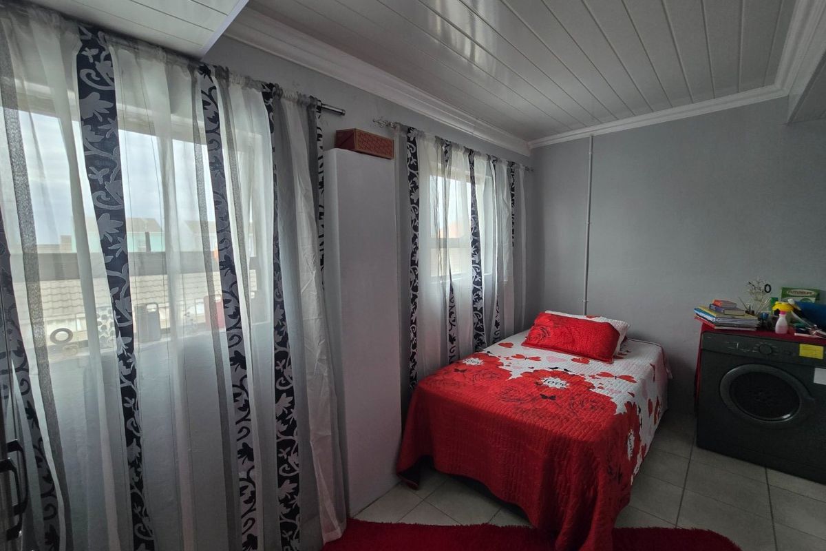 Cozy Two bedroom home - Photo 3