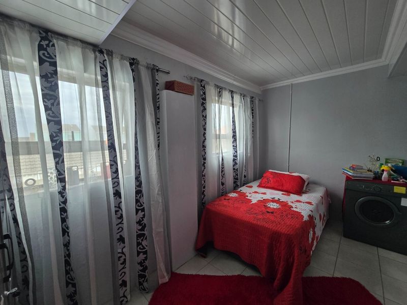 Cozy Two bedroom home - Photo 3