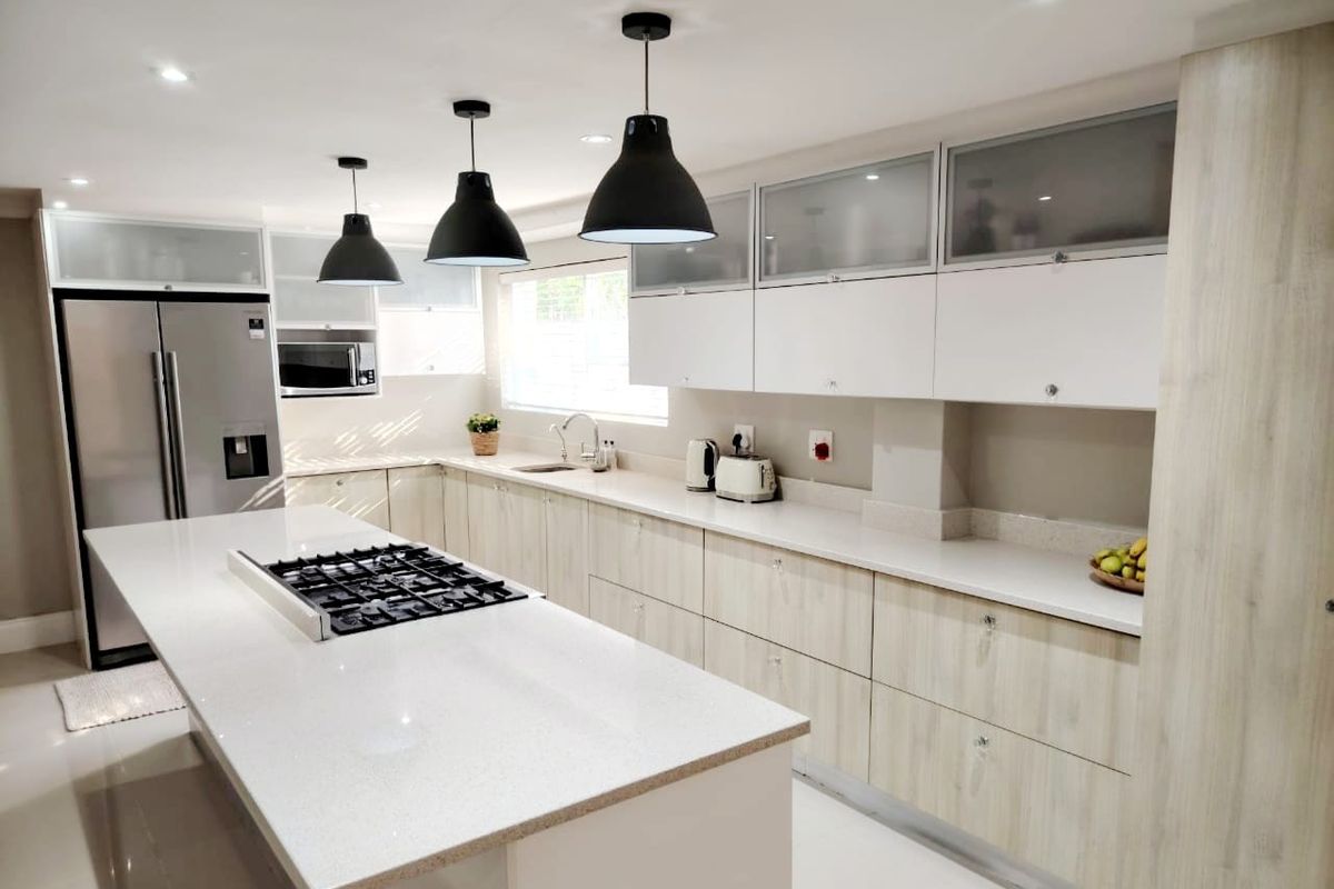 4 Bedroom House For Sale in Nahoon - Photo 4