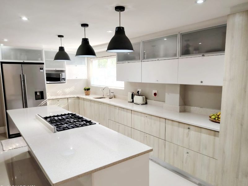 4 Bedroom House For Sale in Nahoon - Photo 4