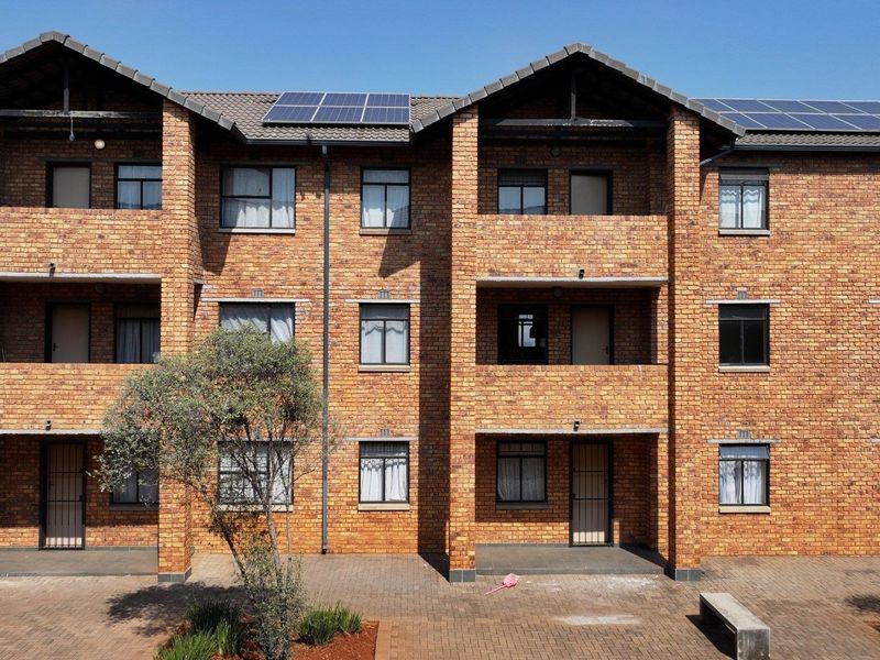 Beautiful 2 bedroomed Apartment for sell in Sky City! - Photo 8