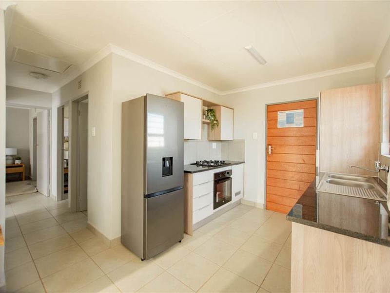 Beautiful 3 bedrooms with 2 bathrooms for sale in Milano Security Estate! - Photo 5