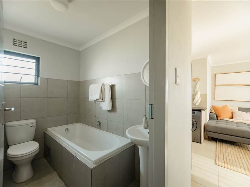 Beautiful 3 bedrooms with 2 bathrooms for sale in Milano Security Estate! - Photo 3