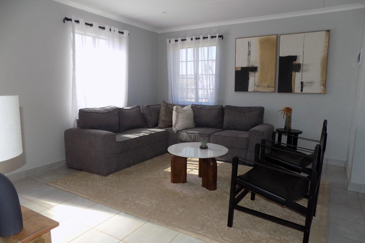 Brand-new 2 bedrooms house with 2 out side rooms for sell in Protea Glen (Soweto)! - Photo 5