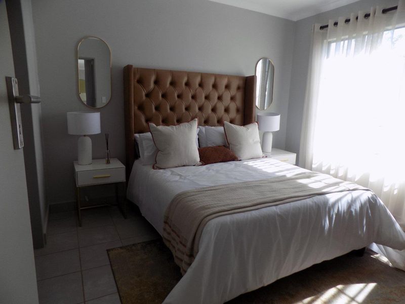 Brand-new 2 bedrooms house with 2 out side rooms for sell in Protea Glen (Soweto)! - Photo 8