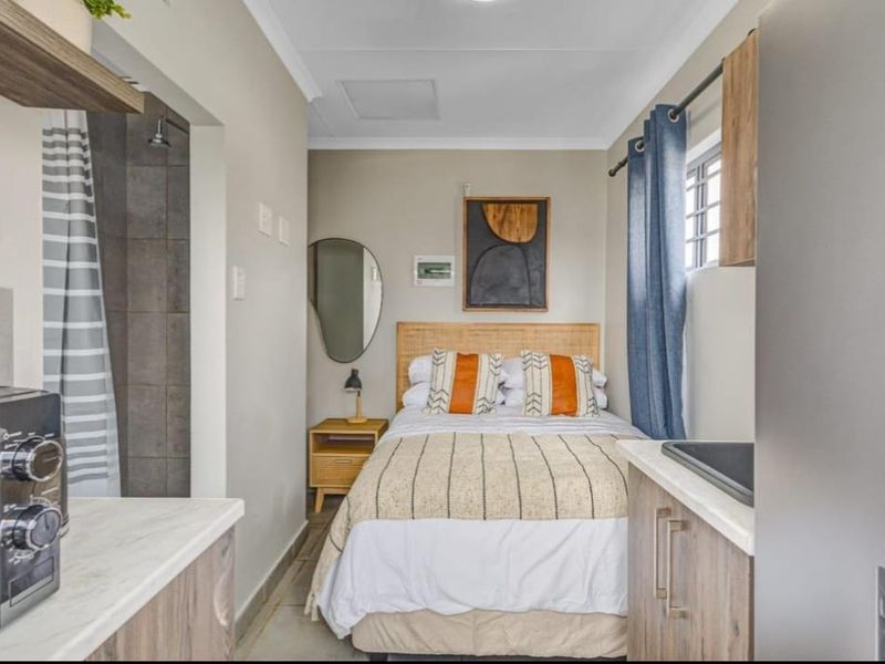 Brand-new 2 bedrooms house with 2 out side rooms for sell in Protea Glen (Soweto)! - Photo 9