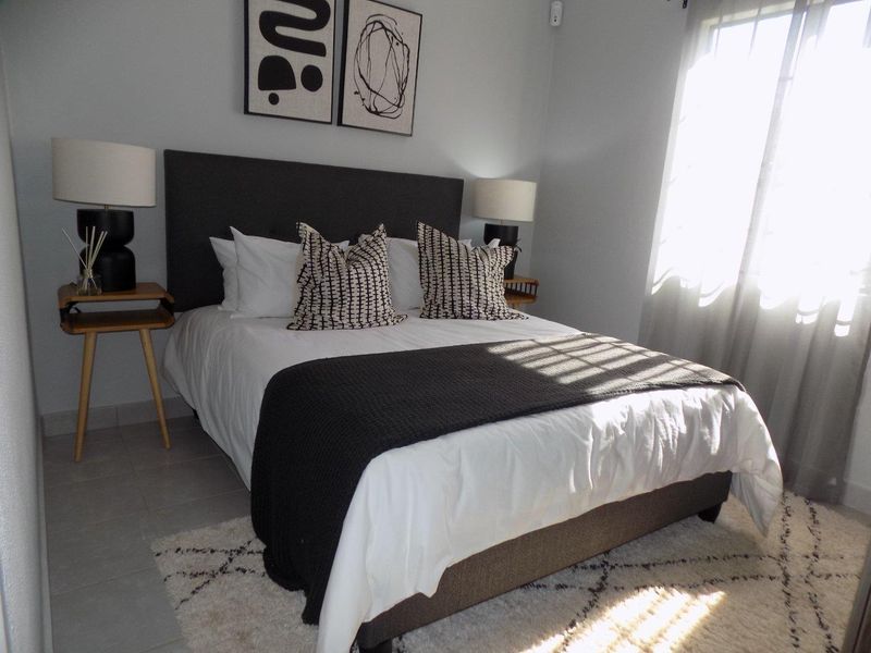 Brand-new 2 bedrooms house with 2 out side rooms for sell in Protea Glen (Soweto)! - Photo 7