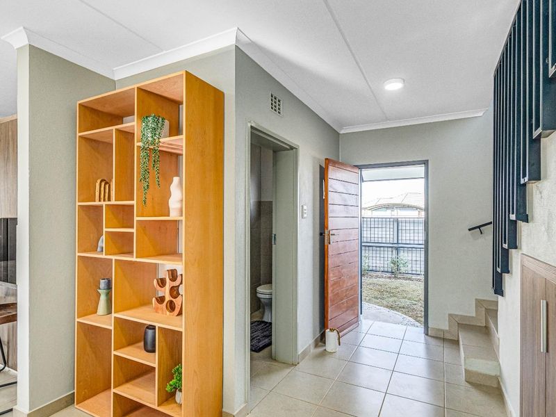 Lovely 4 bedrooms house for sell in Sky City Security Estate! - Photo 8