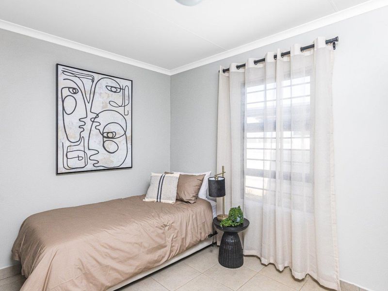 Beautiful 3 bedrooms house for sell in Sky City Security Estate! - Photo 9