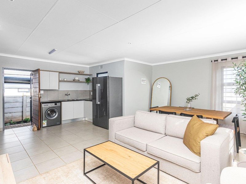 Beautiful 3 bedrooms house for sell in Sky City Security Estate! - Photo 6