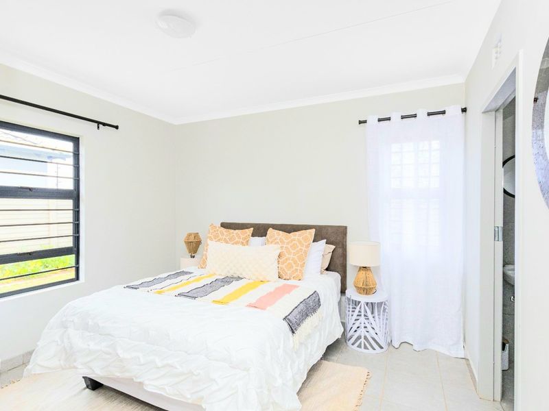 Beautiful 2 bedrooms house for sell in Protea Glen Security Estate! - Photo 5
