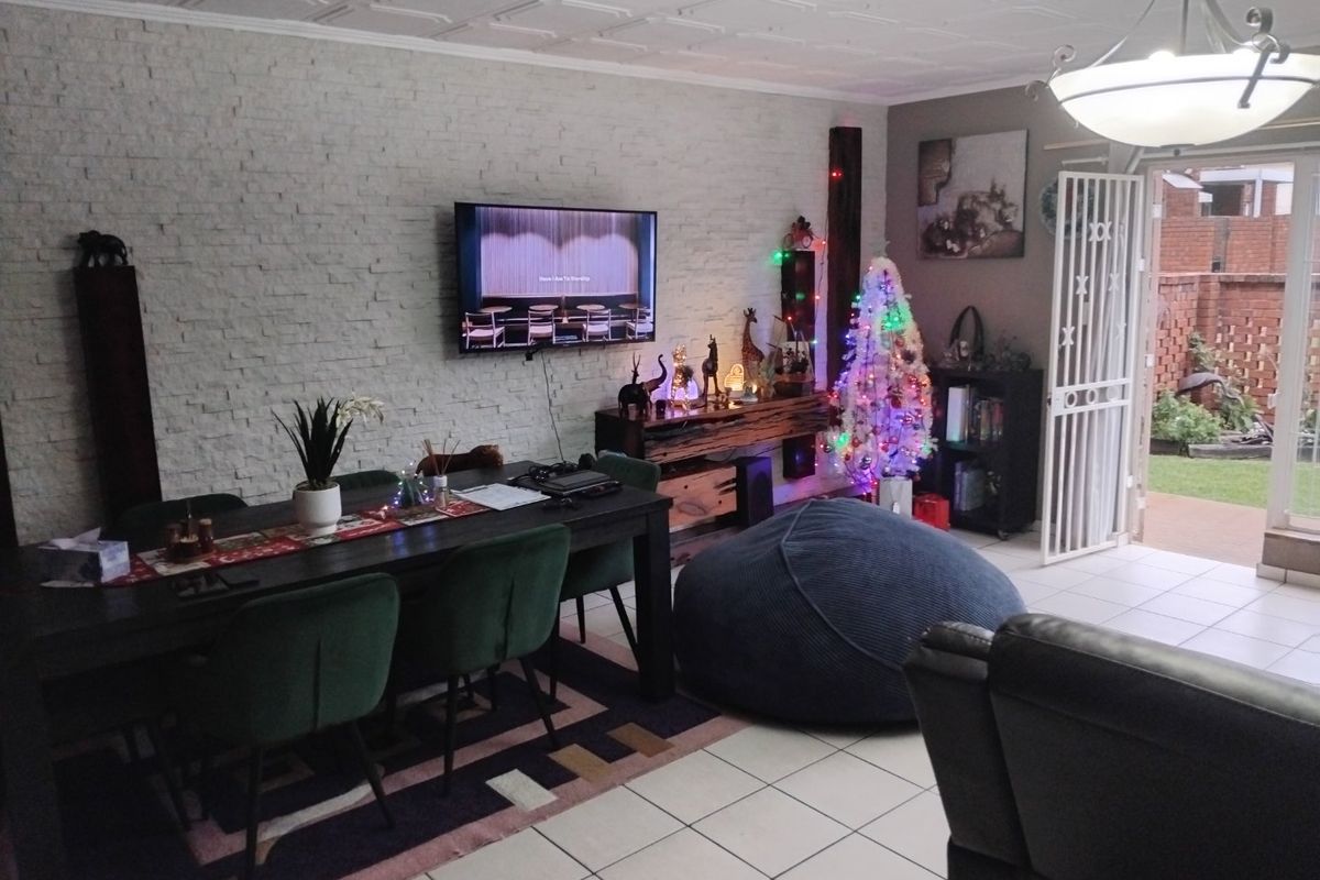 Beautiful 3-Bedroom Ground Floor Duplex in Primrose - Photo 3