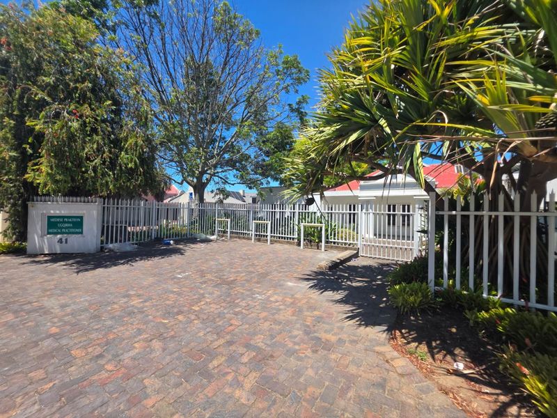 Versatile Medical or Professional Opportunity. - Photo 2