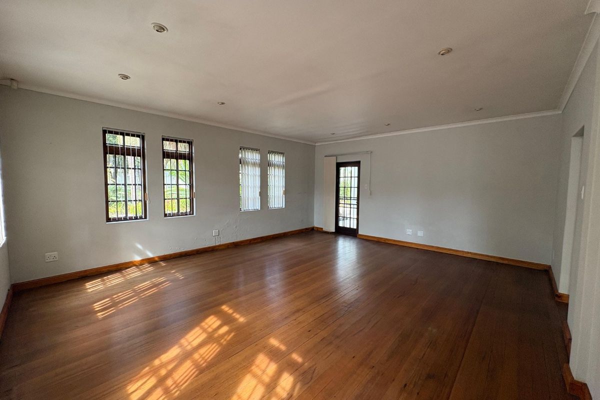 Versatile Medical or Professional Opportunity. - Photo 4