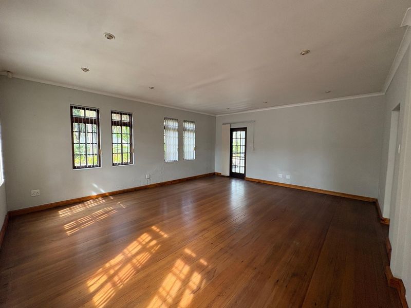 Versatile Medical or Professional Opportunity. - Photo 4