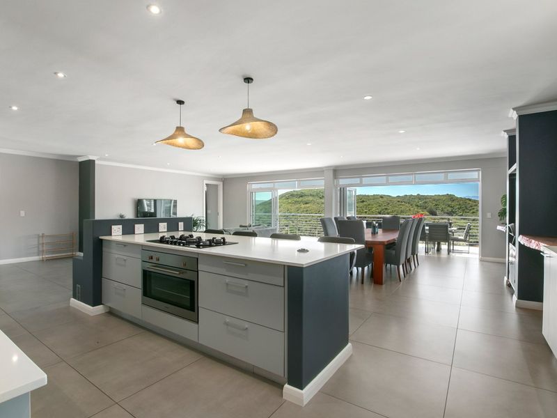 Lagoon-Front Luxury Living in Kingfisher Creek — Panoramic Views, Contemporary Design - Photo 4