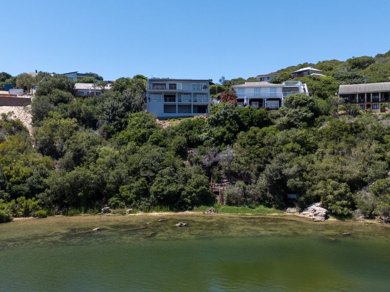 Lagoon-Front Luxury Living in Kingfisher Creek — Panoramic Views, Contemporary Design - Photo 9