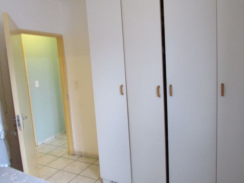 Neat 3 bedroom home in good area - Photo 9