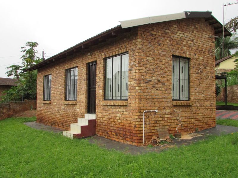 Neat 3 bedroom home in good area - Photo 2