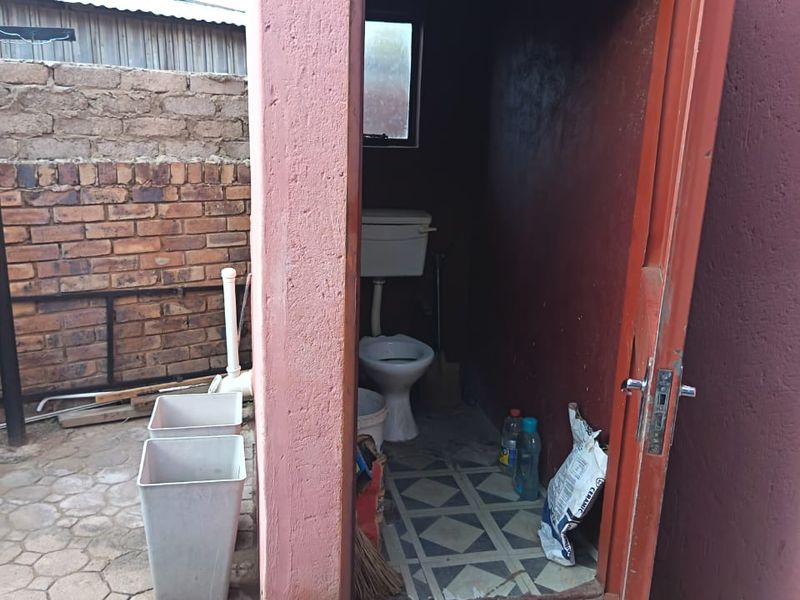 2 bedroom and 1 outside extra room  - Photo 3