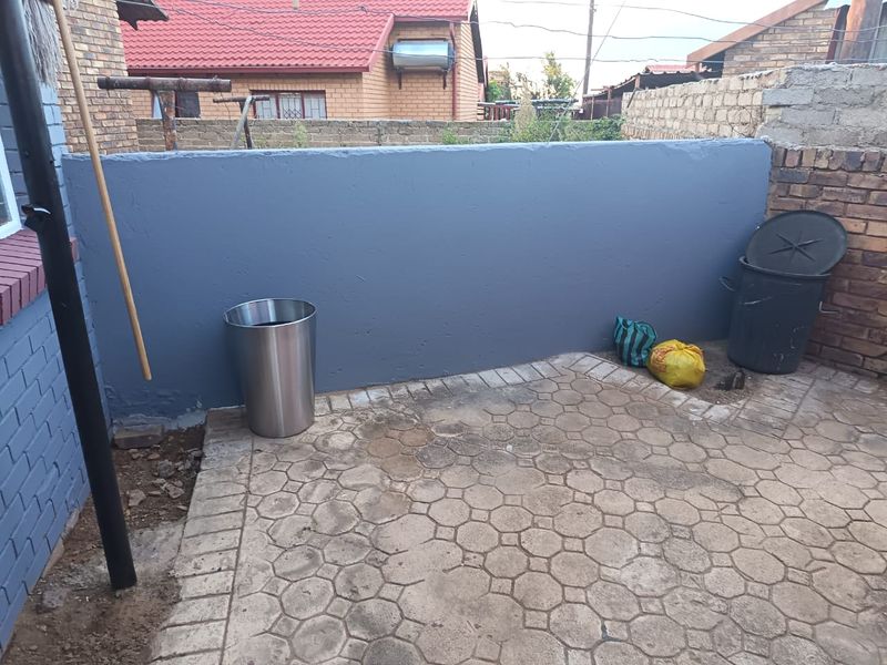 2 bedroom and 1 outside extra room  - Photo 2